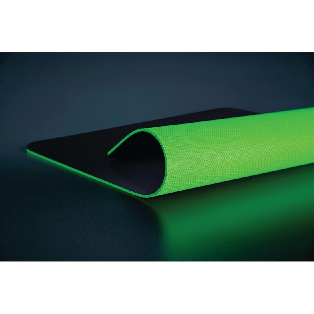 Razer Gigantus V2 Medium Soft Gaming Mouse Mat for Speed and Control