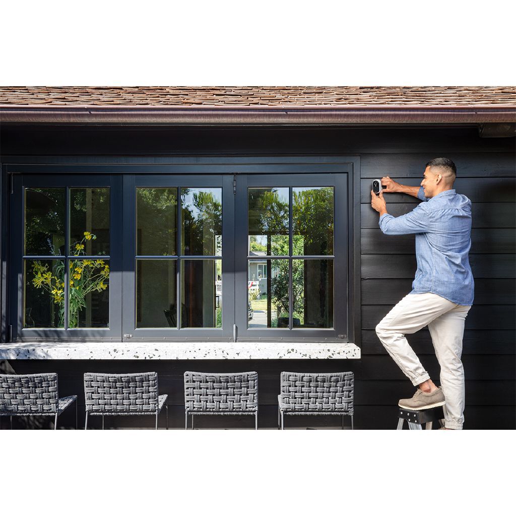 Arlo Essential 2K Outdoor Security Camera - Wireless, Spotlight, Color Night Vision